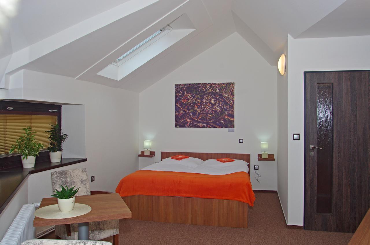 Hotel Pod Radnici Šumperk エクステリア 写真